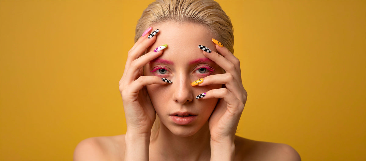 Qué son las uñas semicuradas (y por qué están en todas partes)